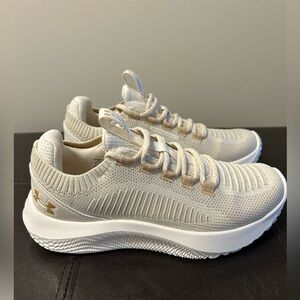 Under Armour Women's Flow Dynamic 2 Training Shoes. Size 8